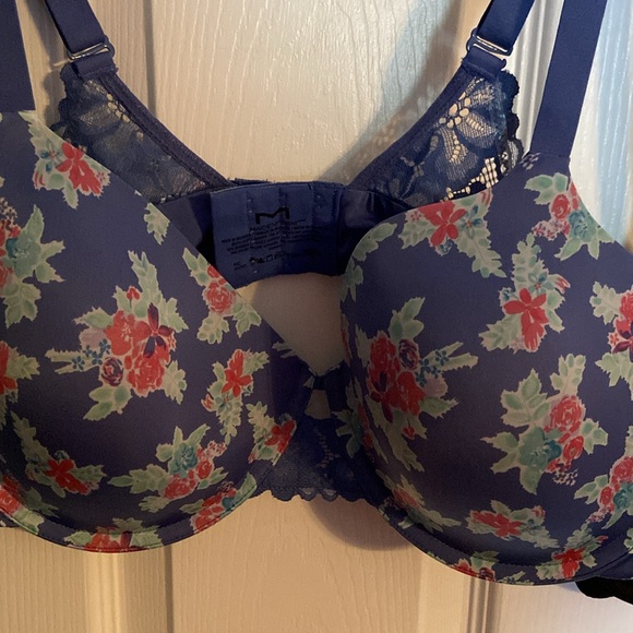 Two for $10 maiden form bras - Picture 2 of 7